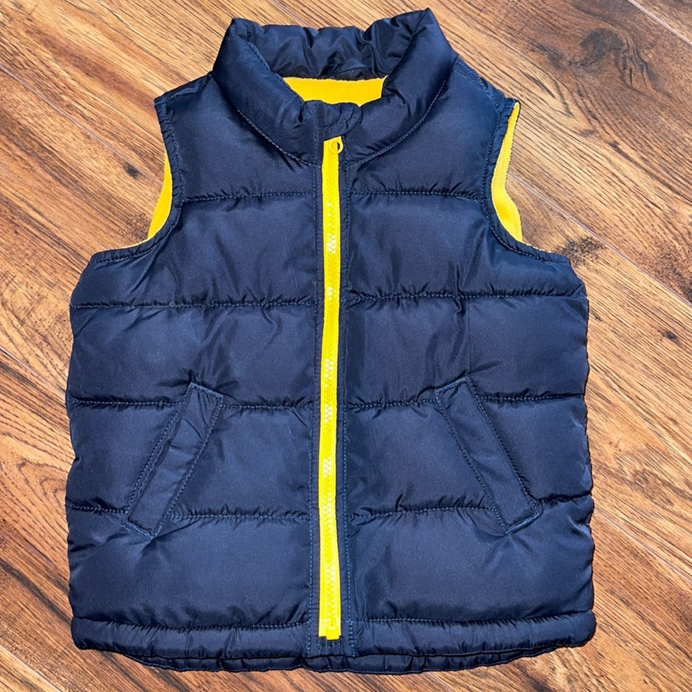 Old Navy Frost Free Vest - Toddler 3T